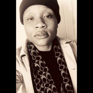 Meet your Posher, Derrielle